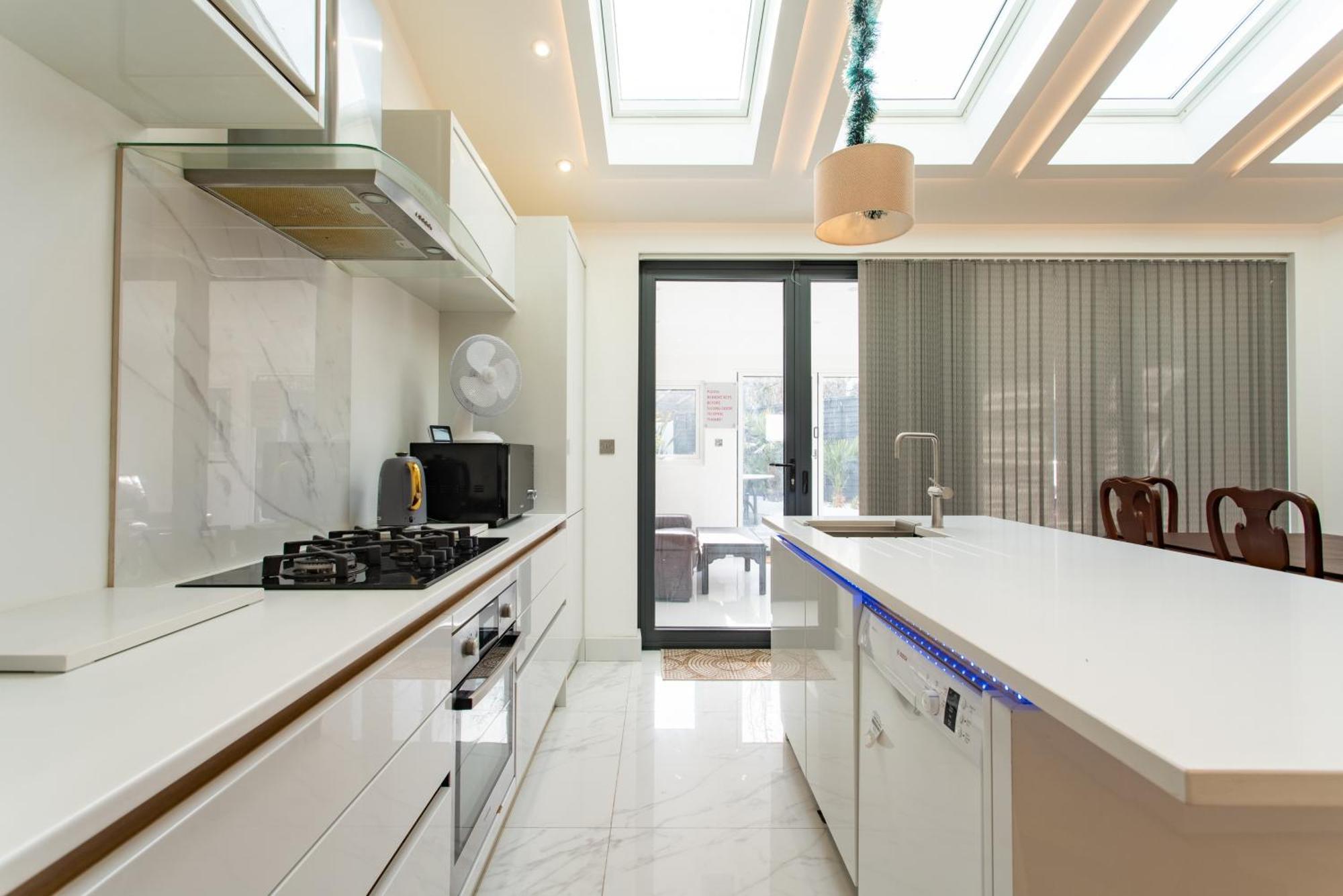 Villa Modern 2Bed Pad W/ Hot Tub Barking  Exterior foto