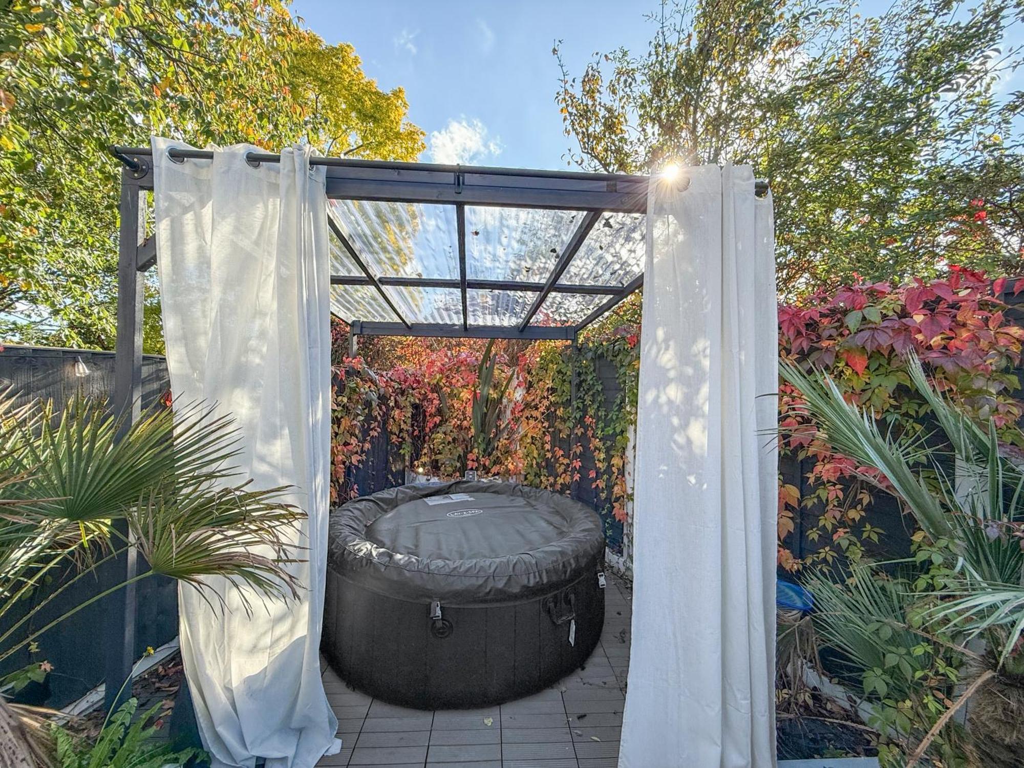 Villa Modern 2Bed Pad W/ Hot Tub Barking  Exterior foto